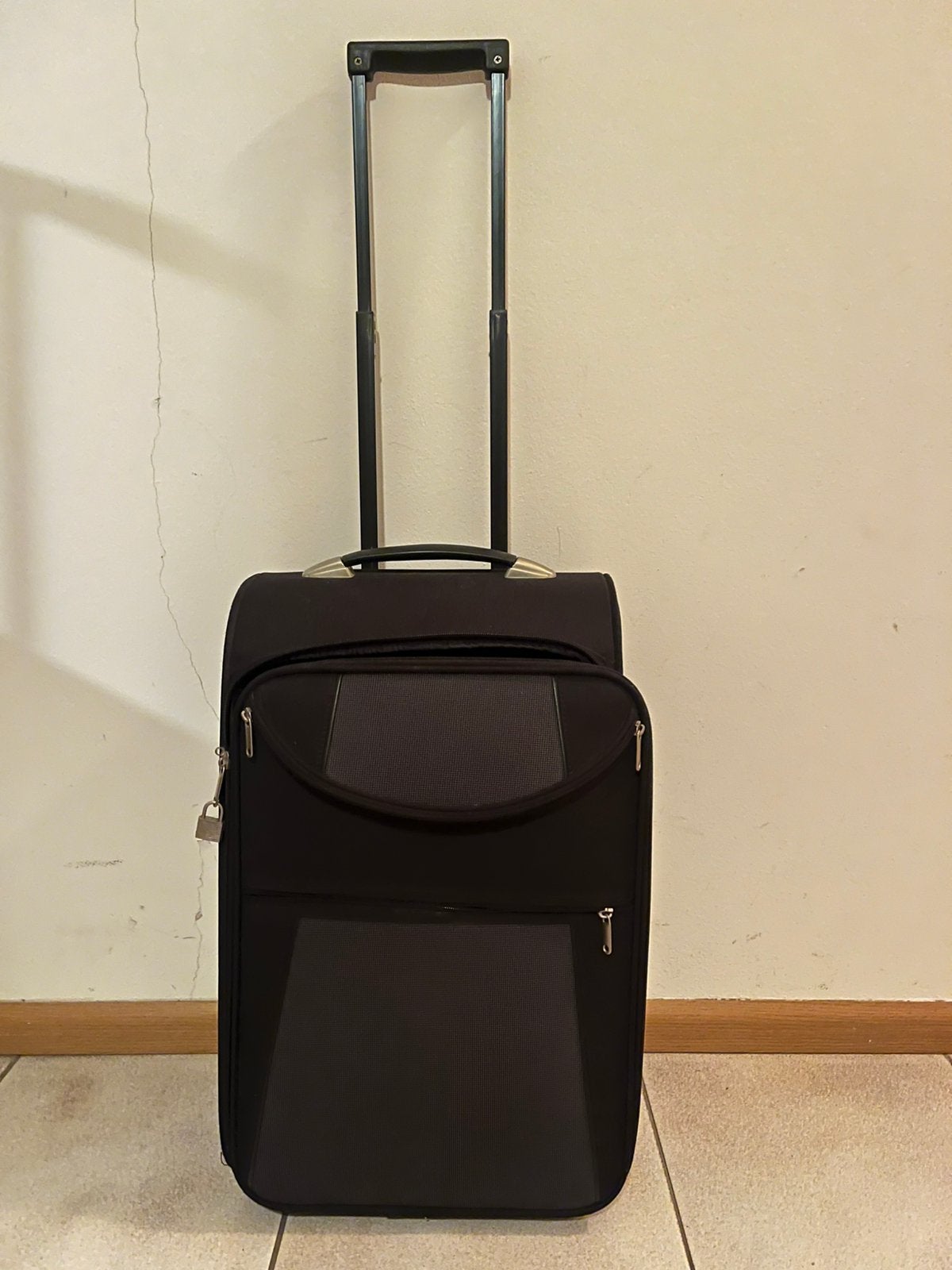 Rolkoffer zwart (1x gebruikt), Ophalen, Zo goed als nieuw, Hard kunststof, Minder dan 50 cm