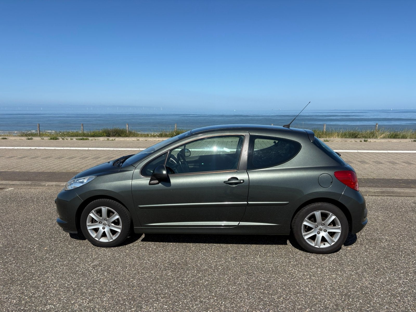 Peugeot 207 1.6 VTI 16V 3DRS AUT 2007 Grijs, 4 cilinders, 1196 kg, 119 pk, 57 €/maand