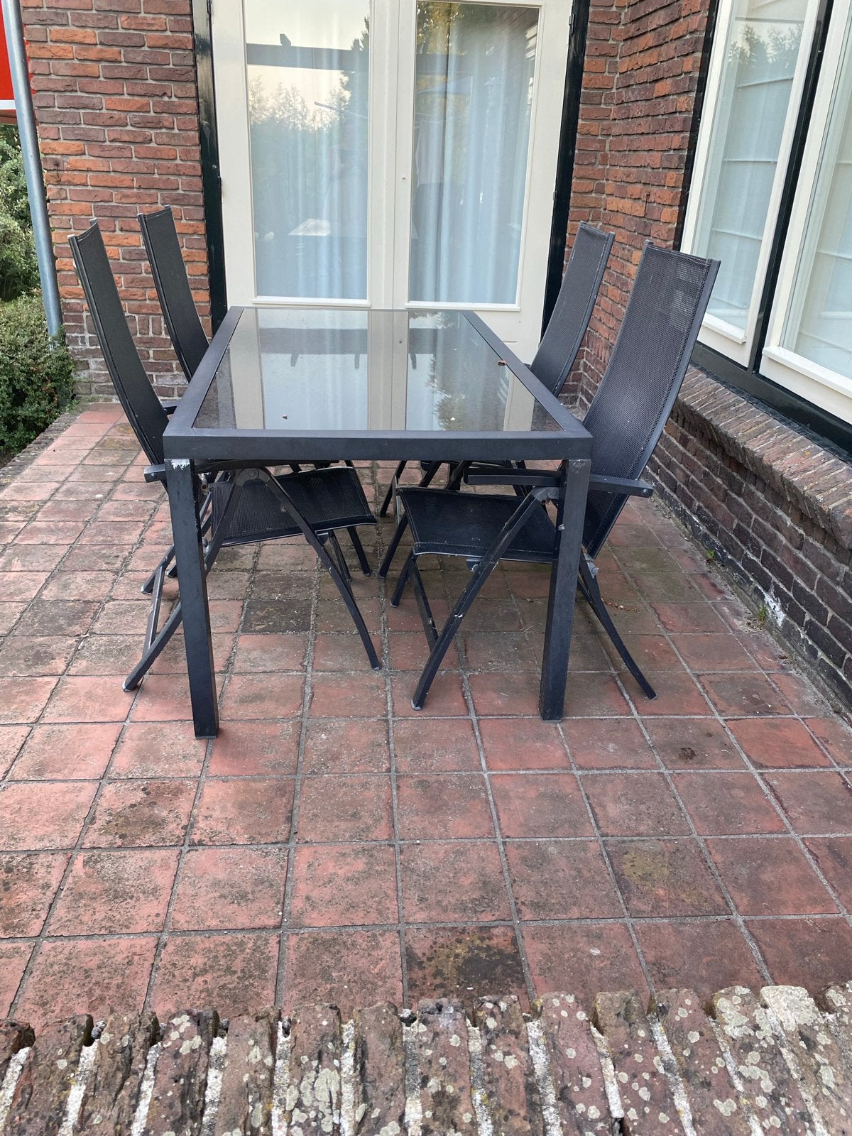 Zwart tuinset met glazen tafel en 4 stoelen, Ophalen, 4 zitplaatsen, Gebruikt, Eettafel