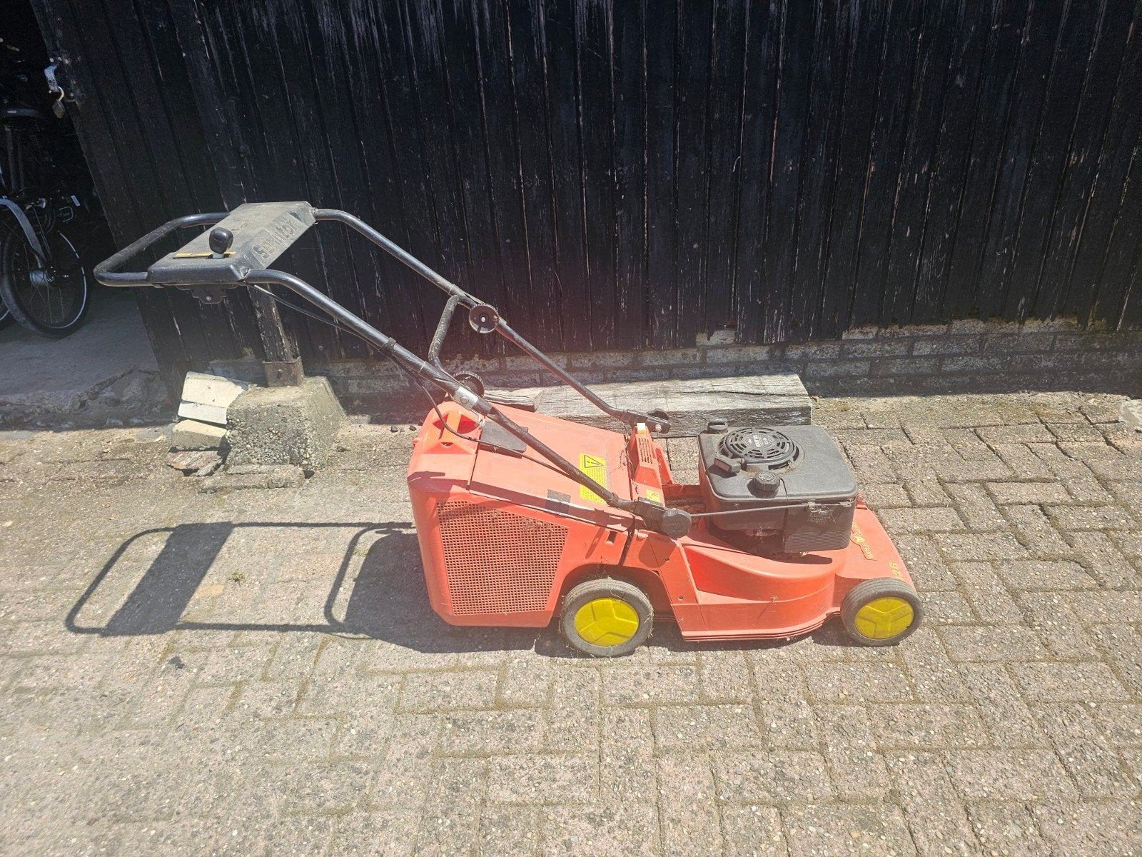 Wolf 42B grasmaaier 3.5pk Briggs and Stratton motor, Ophalen, Gebruikt