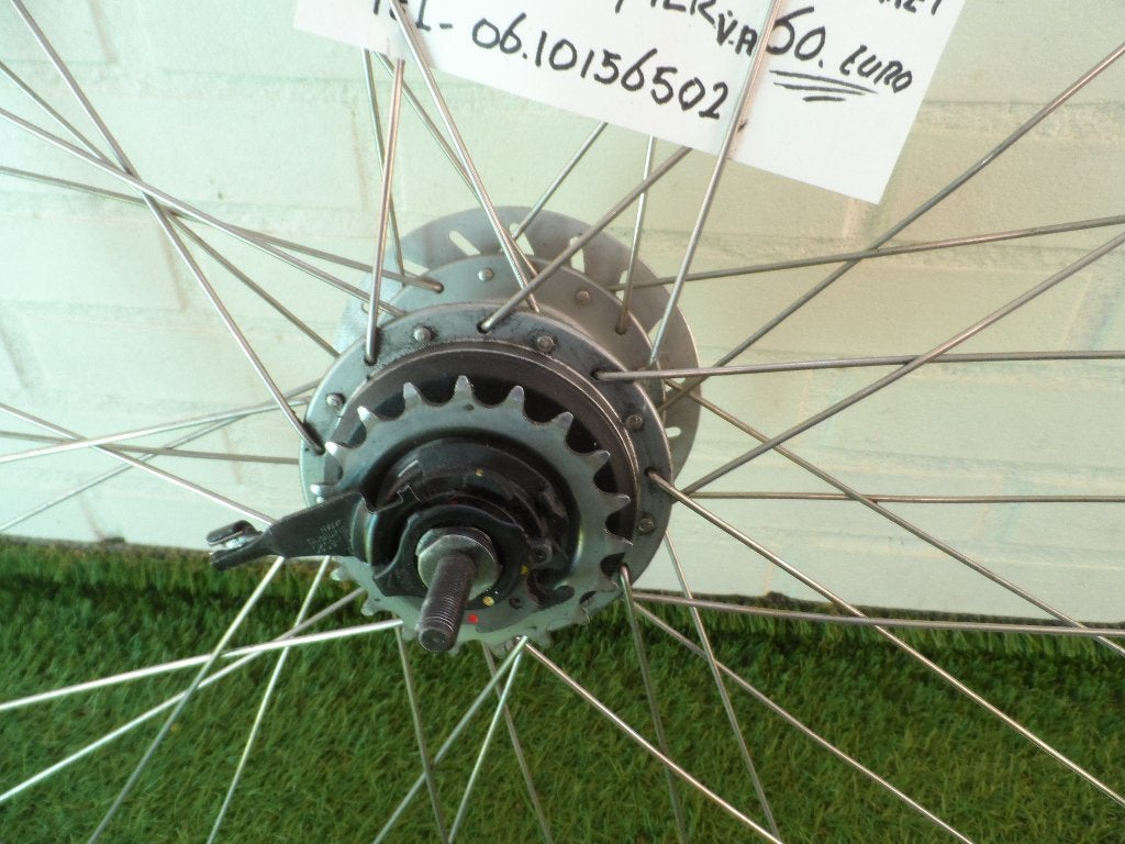 ACHTERWIEL  28 X1 3/8  X1 5/8 ,,,  8  VERSNELLINGEN., Fietsen en Brommers, Fietsonderdelen, Zo goed als nieuw, Aluminium, Gazelle