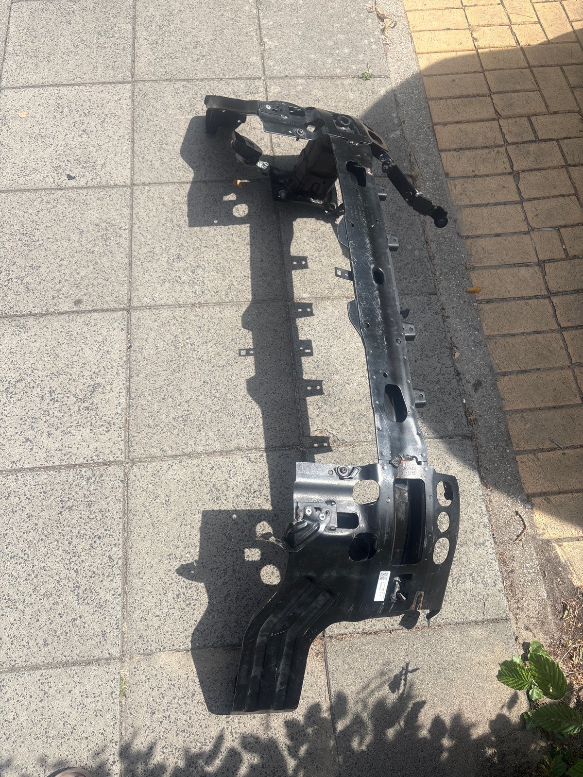 Gebruikte Voorbumperbalk - Volkswagen Tiguan III (3) 2024 +, Ophalen, Gebruikt, Bumper, Voor