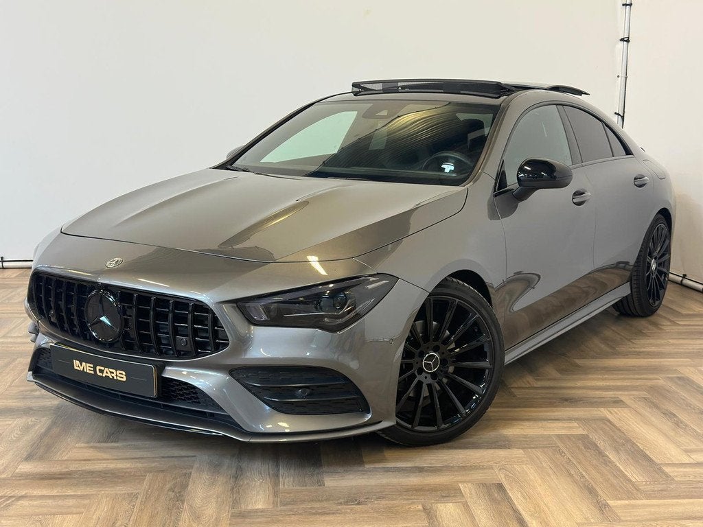 Mercedes-Benz CLA-klasse 180 Business Solution AMG|PANO|AMG|, Auto's, CLA, Gebruikt, 4 cilinders, Automatische klimaatregeling