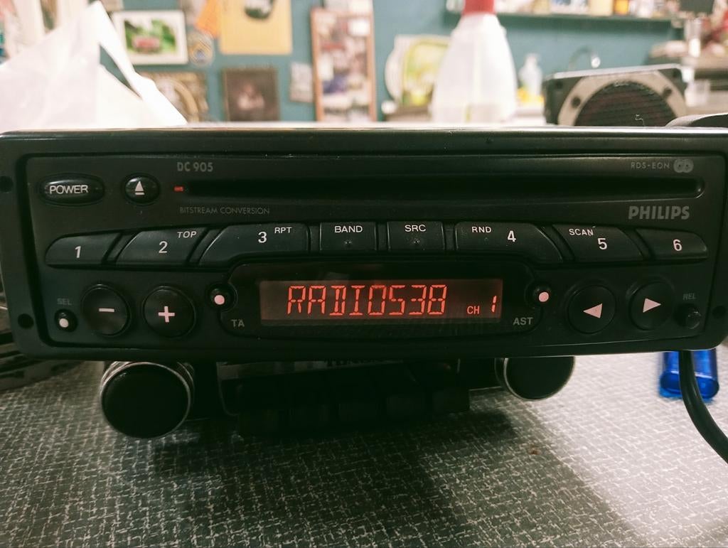 Philips DC905 youngtimer radio CD, Auto diversen, Autoradio's, Gebruikt, Ophalen of Verzenden, Nb, Nb