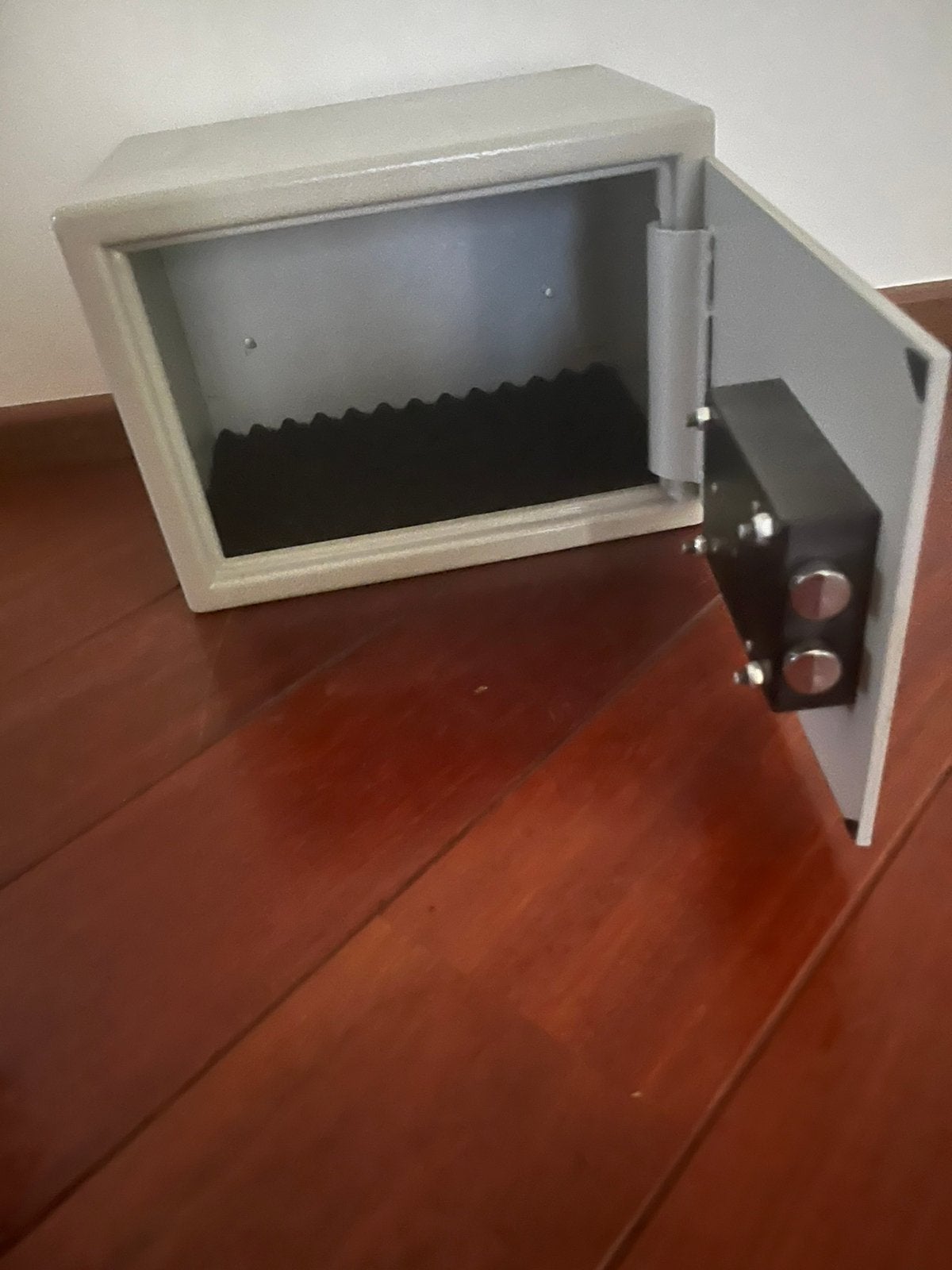 Stevige De Raat kluis met sleutel – metalen kluis, Huis en Inrichting, Brandblussers en Brandkasten, Ophalen, Zo goed als nieuw