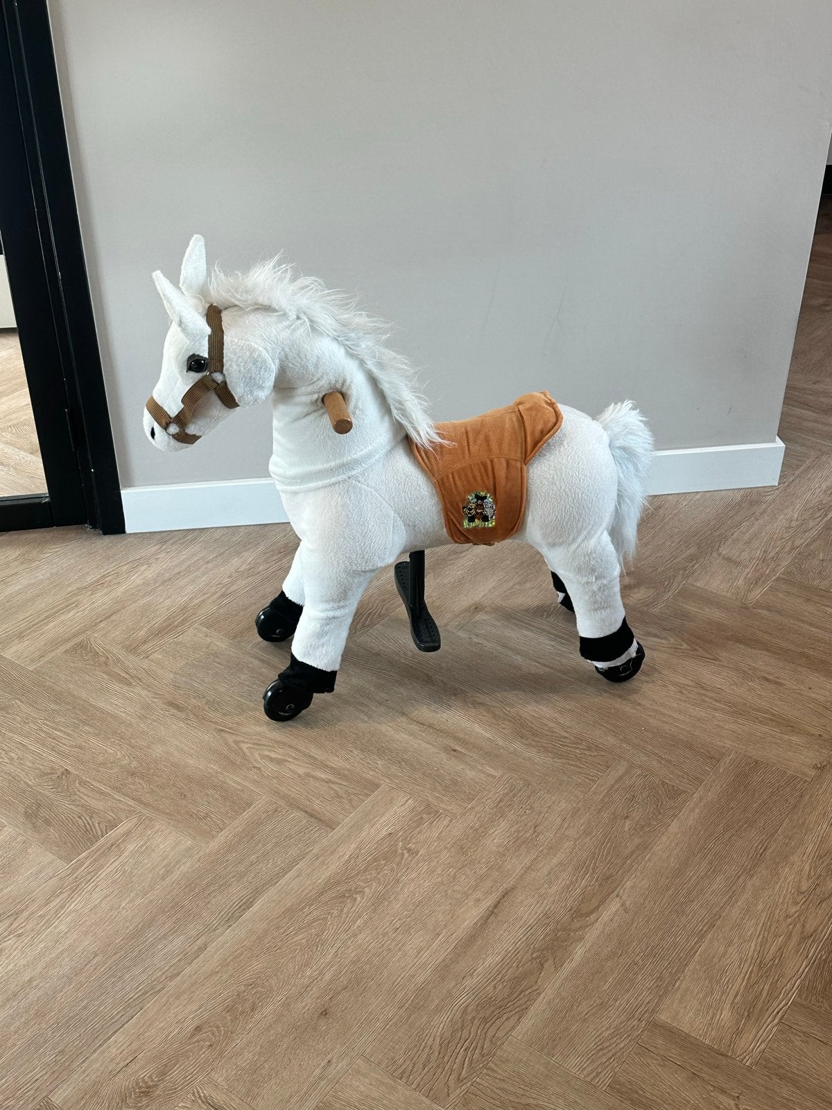 Wit speelgoedpaard met wielen.Animal riding snowy, Ophalen, Gebruikt, Jongen of Meisje