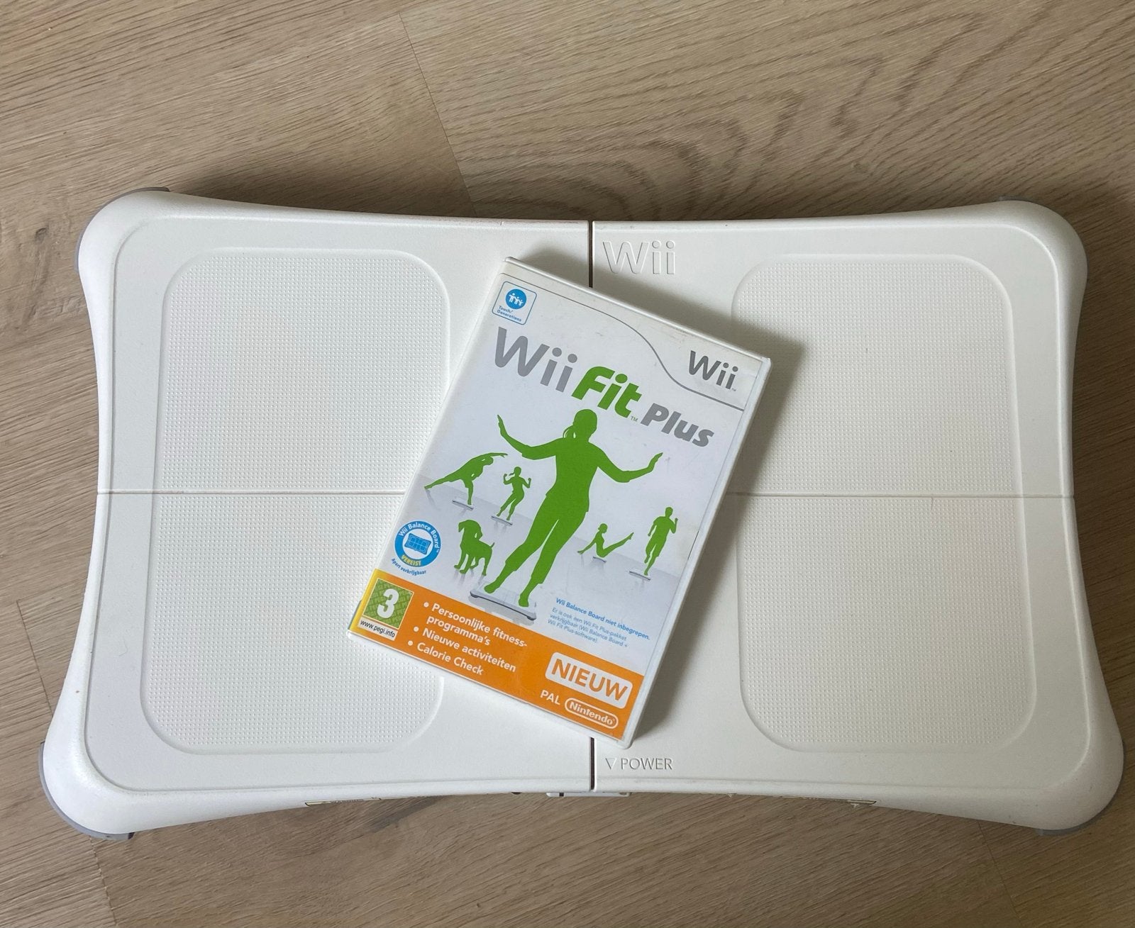 Wii Fit Plus met Balance Board, Spelcomputers en Games, Games | Nintendo Wii, Ophalen, 1 speler, Zo goed als nieuw, Vanaf 3 jaar