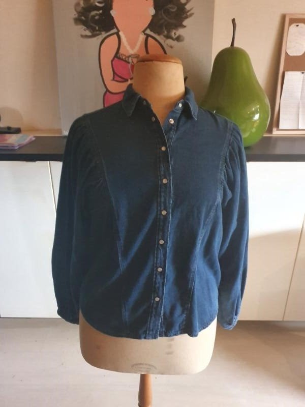 Nieuw! mooie blauwe spijkerblouse van Lola Liza maat M!, Maat 38/40 (M), Nieuw, Lola Liza, Verzenden