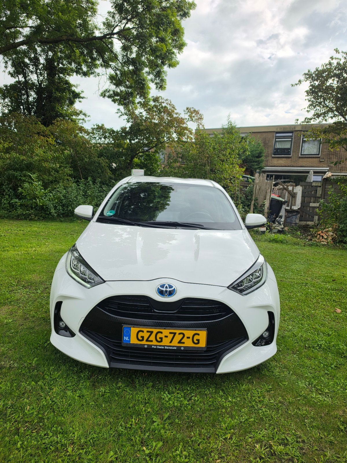 Toyota Yaris 1.5 Hybrid Team D Dynamic vol optie Automaat, 450 kg, 450 kg, Wit, 1490 cc
