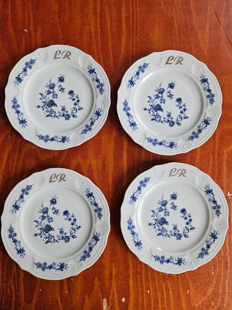 Set van 4 Limoges France borden met blauw bloemmotief, Overige merken, Klassiek, Ophalen of Verzenden, Zo goed als nieuw