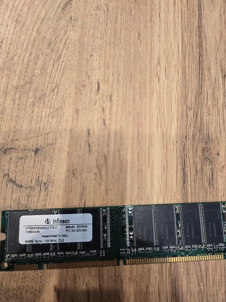 Infineon 64MB SDRAM PC133 Geheugen, Computers en Software, RAM geheugen, Ophalen of Verzenden, DDR, Desktop, Gebruikt