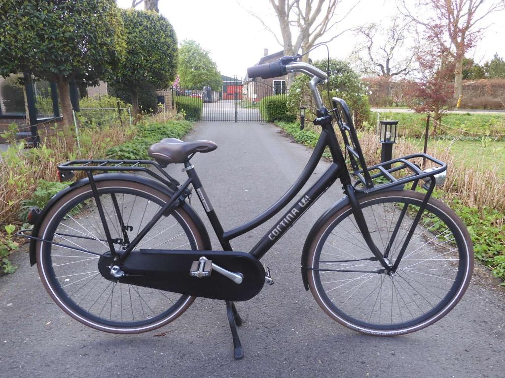 Hele Mooie Cortina U4 met 3 versnellingen laag 50 frame, Fietsen en Brommers, Fietsen | Dames | Damesfietsen, Terugtraprem, 47 tot 50 cm