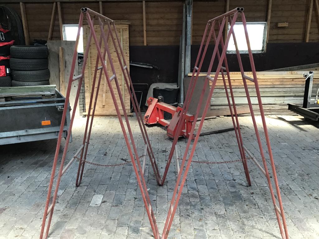 Klapschraag twee stuks, Doe-het-zelf en Verbouw, Steigers, Ophalen, Overige typen, Minder dan 2 meter