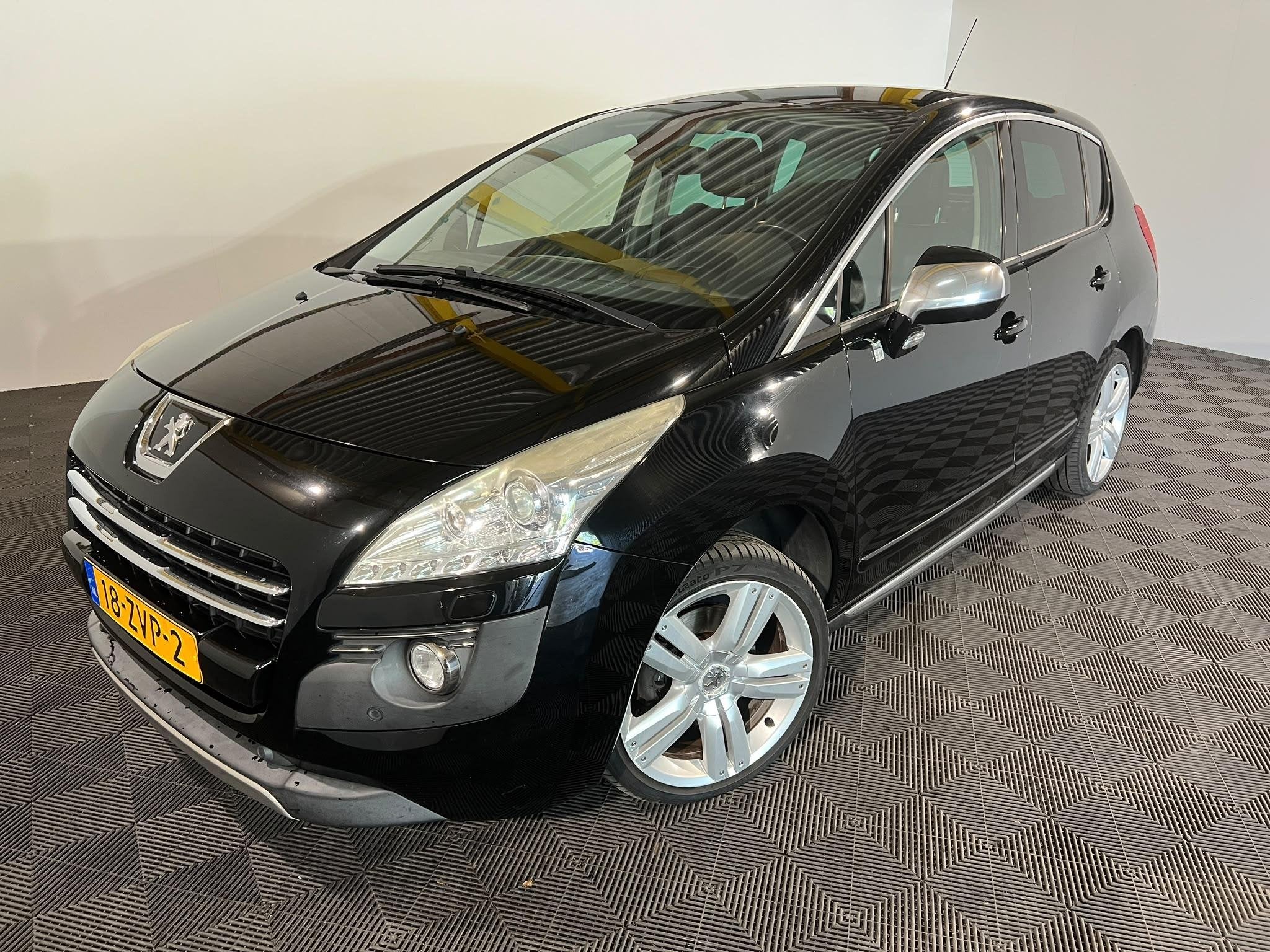 Peugeot 3008 2.0 HDiF HYbrid4, Auto's, Automaat, Euro 5, Gebruikt, Zwart