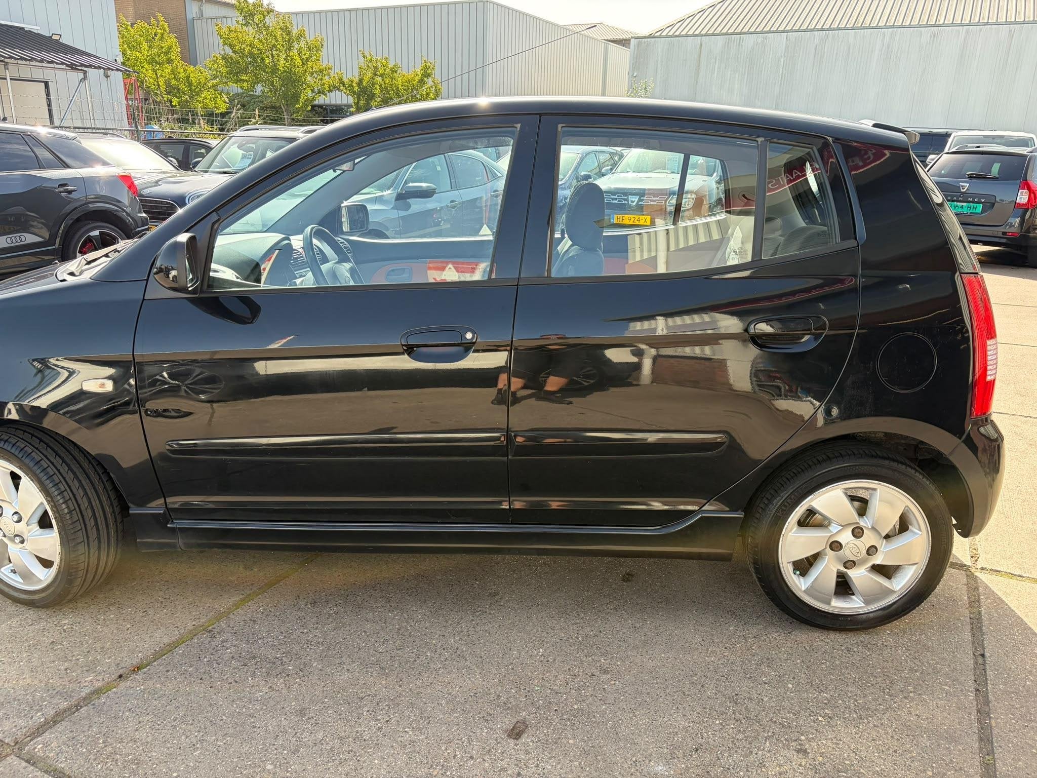 Kia Picanto 1.1 X-tra Airco, radio, stoelverwarming, Stof, Gebruikt, 4 cilinders, Zwart