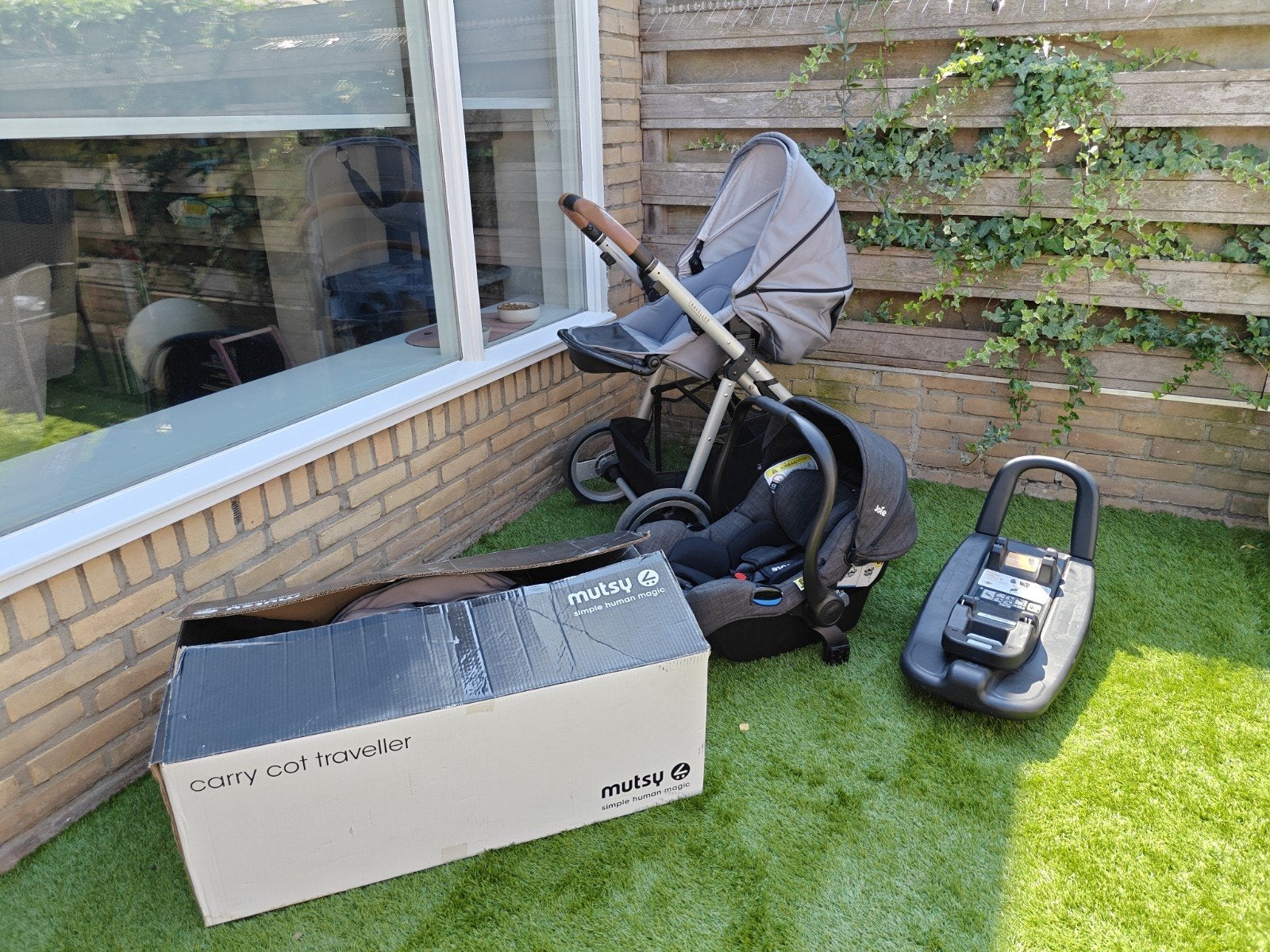 Mutsy kinderwagen + reiswieg en autostoel Joie met isofix, Ophalen, Gebruikt, Combiwagen, Mutsy