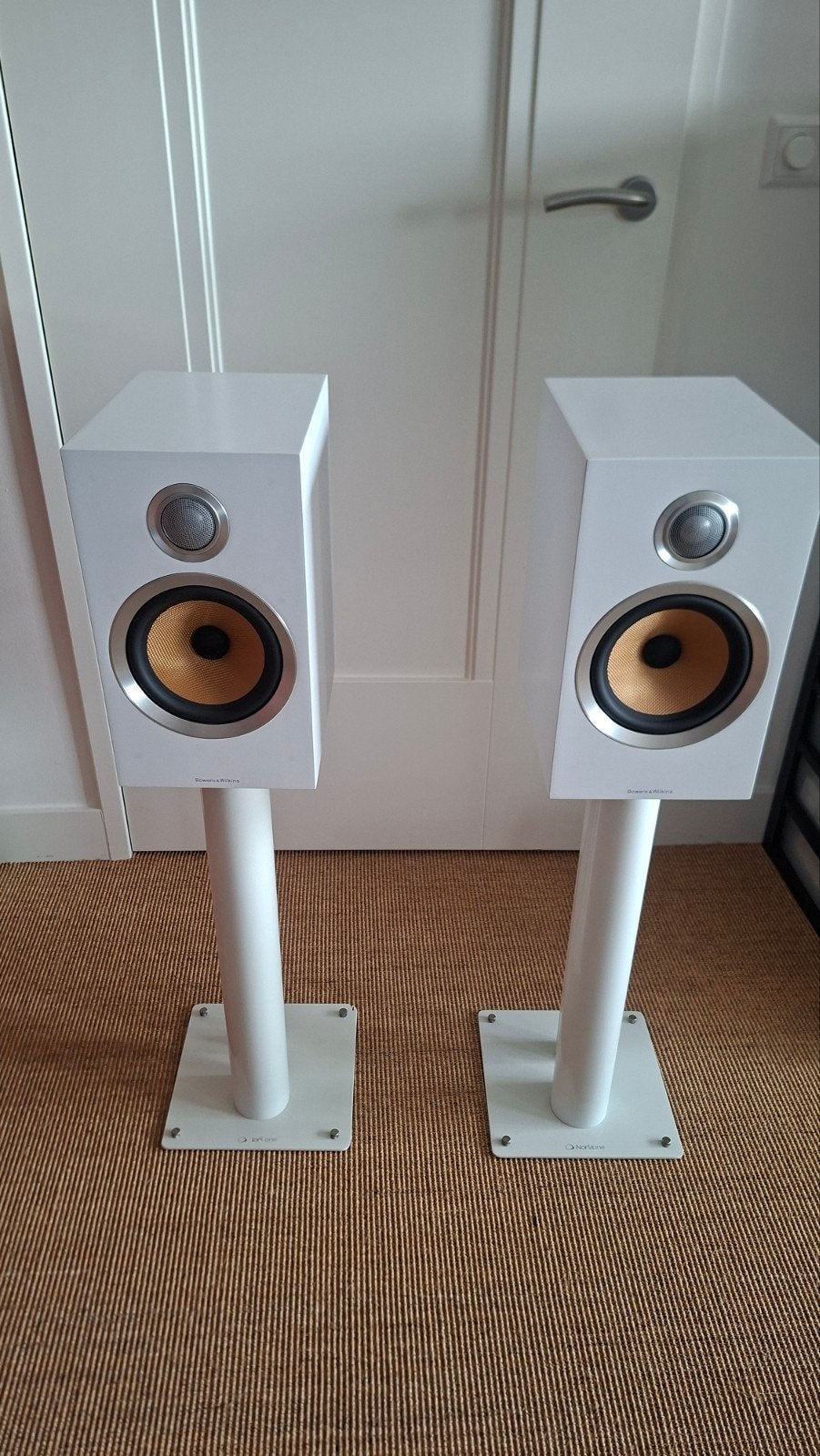 B&W CM5 S2, Inclusief standaarden, Ophalen of Verzenden, Zo goed als nieuw, 60 tot 120 watt