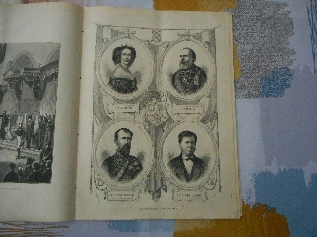 Ons koninklijk gezin. 1873/1874., Ophalen of Verzenden, Zo goed als nieuw, Nederland, Kaart, Foto of Prent