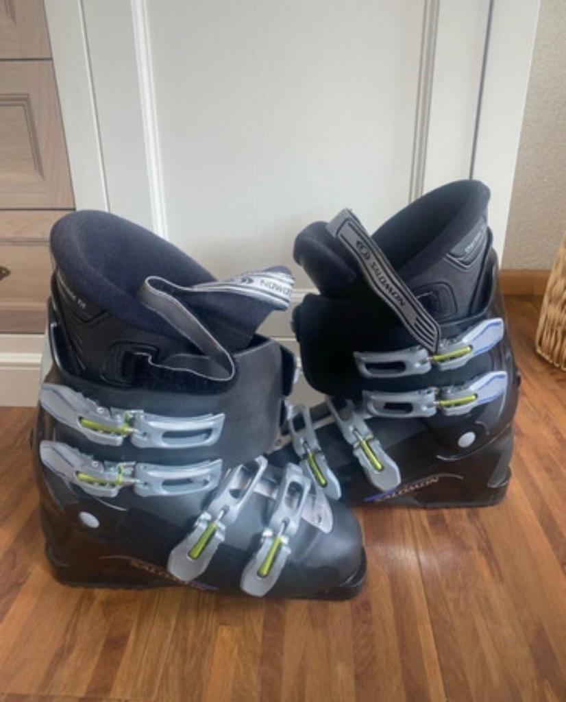 Salomon skischoenen maat 43 met skitas, Sport en Fitness, Skiën en Langlaufen, Gebruikt, Schoenen, Skiën, Salomon, Ophalen of Verzenden