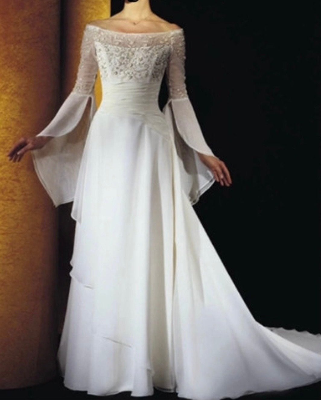 Elegante trouwjurk van modehuis Demitrios. Gekocht v. €2500, Ophalen, Zo goed als nieuw, Wit, Trouwjurk