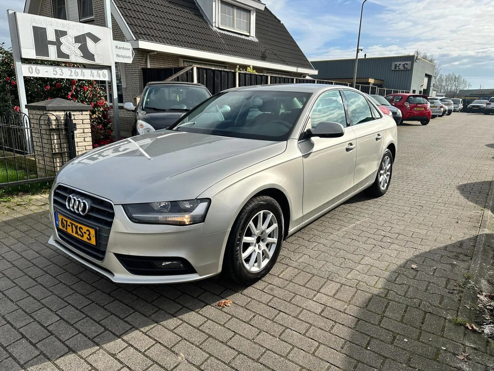 Audi A4 Limousine 1.8 TFSI Pro Line Business nieuwe ketting!, Auto's, Euro 5, Stof, Gebruikt, Zwart