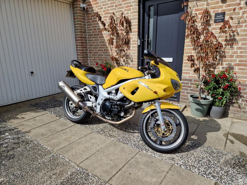 Suzuki SV 650 S uit 1999, Geel, 2 cilinders, Sportuitlaat, Occasion, Motorrijbewijs A