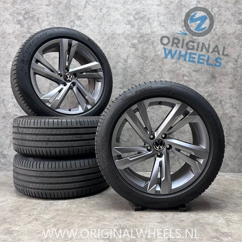 19 inch originele Valencia velgen + zomerbanden VW Tiguan R, Auto-onderdelen, Banden en Velgen, 19 inch, Gebruikt, 255 mm, -