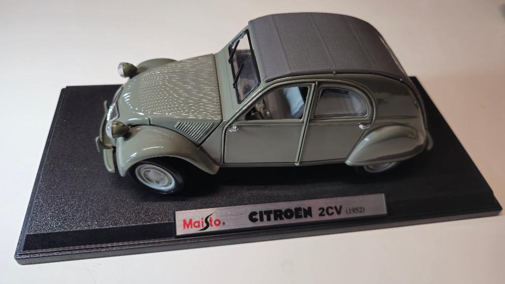 citroen 2cv 1952 met suicide doors op display maisto 1:18, Hobby en Vrije tijd, Modelauto's | 1:18, Ophalen, Gebruikt, Auto, Maisto