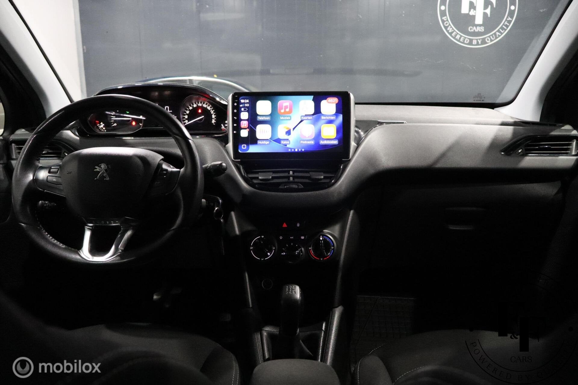 Peugeot 208 1.2 PureTech Blue Lion | NAP | CarPlay | Cruise, Voorwielaandrijving, Stof, Gebruikt, 1199 cc