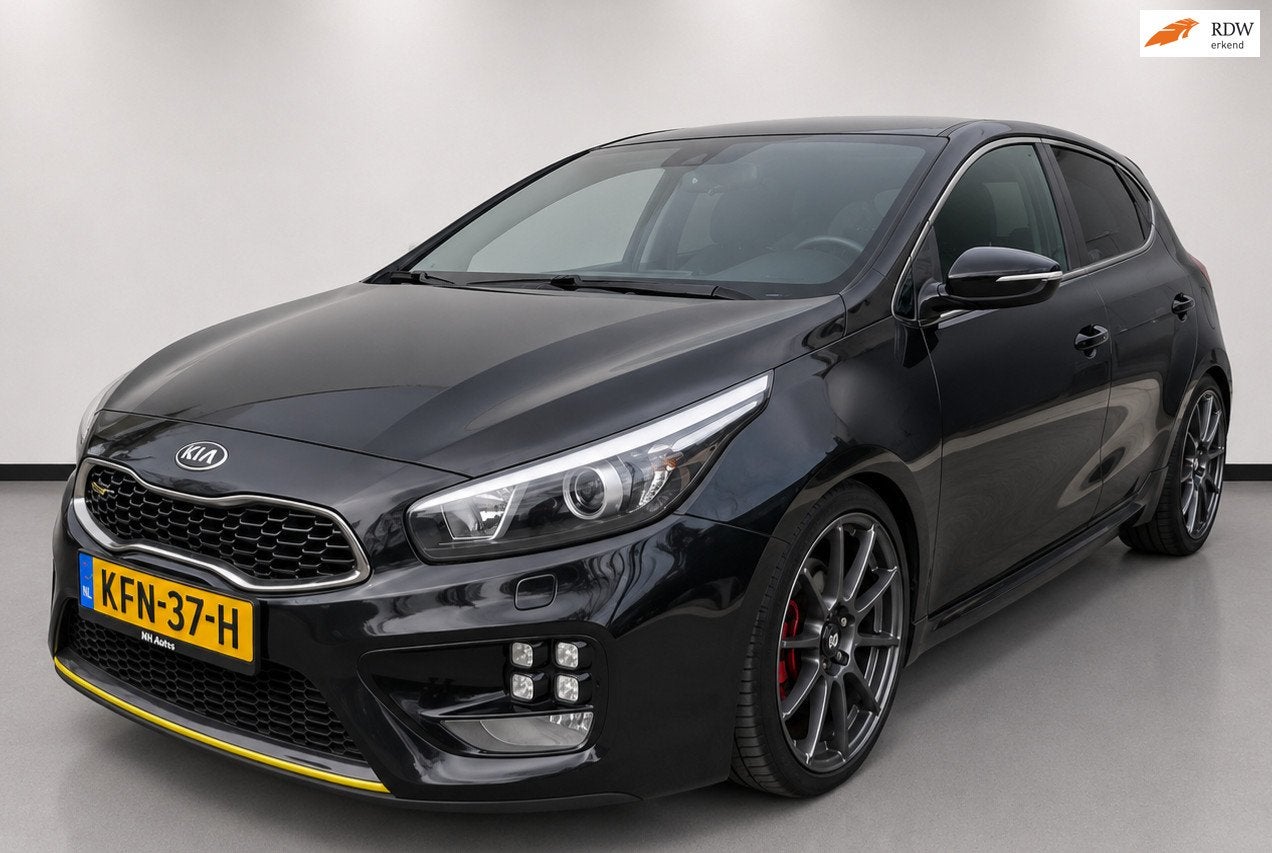 Kia Cee'd 1.6 GT Track 204PK KW Schroefset CarPlay, Auto's, Voorwielaandrijving, Euro 5, Gebruikt, 4 cilinders