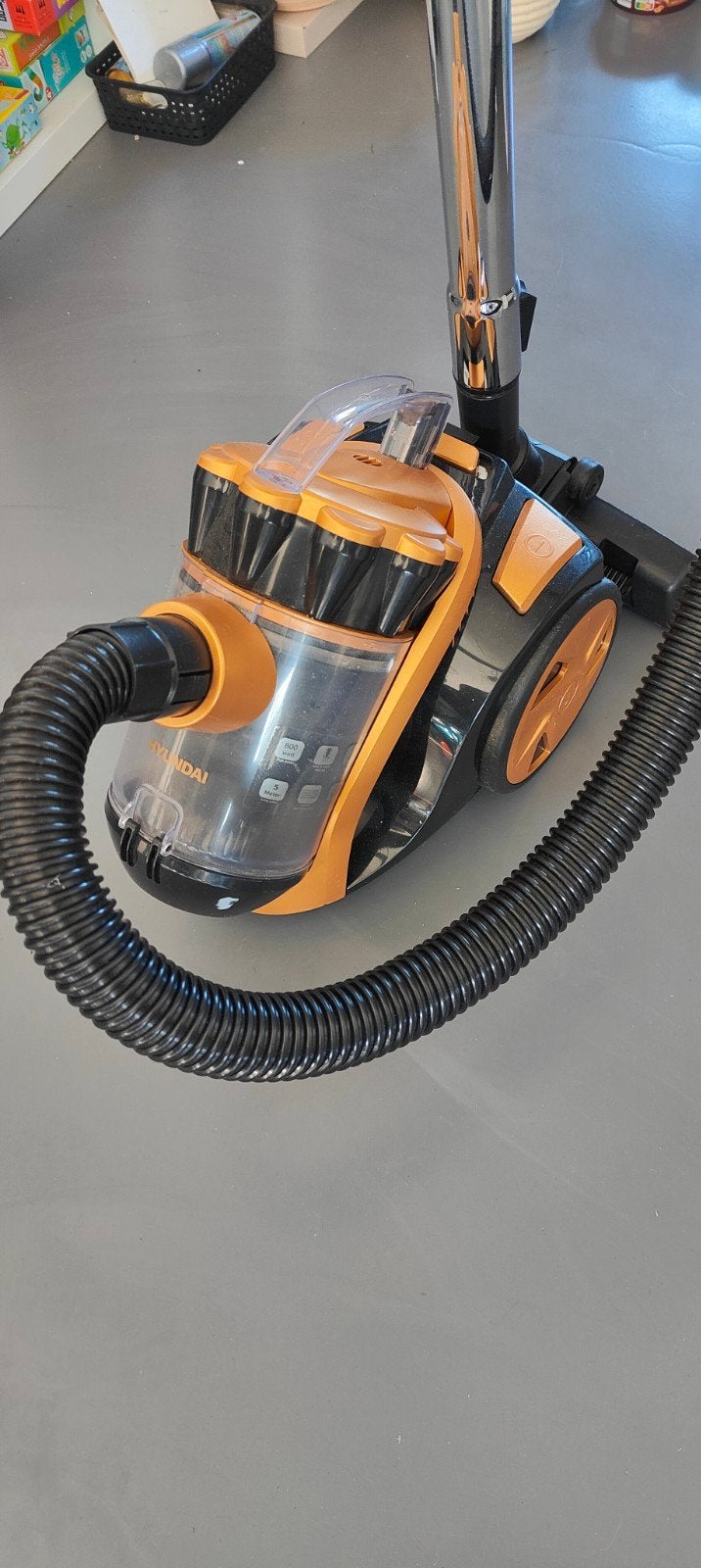 Hyundai VC014: zo goed als nieuw!, Witgoed en Apparatuur, Ophalen, Zo goed als nieuw, Sledestofzuiger, Minder dan 1200 watt
