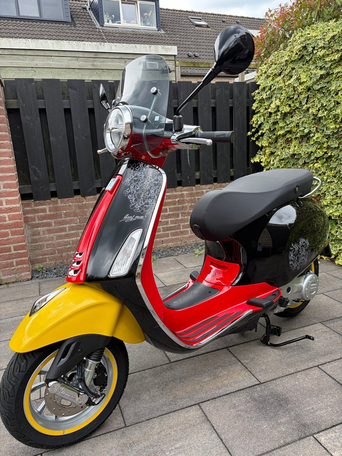 Vespa Primavera 50 Mickey Mouse Limited Edition, Fietsen en Brommers, Scooters | Vespa, Ophalen, Overige modellen, Maximaal 45 km/u