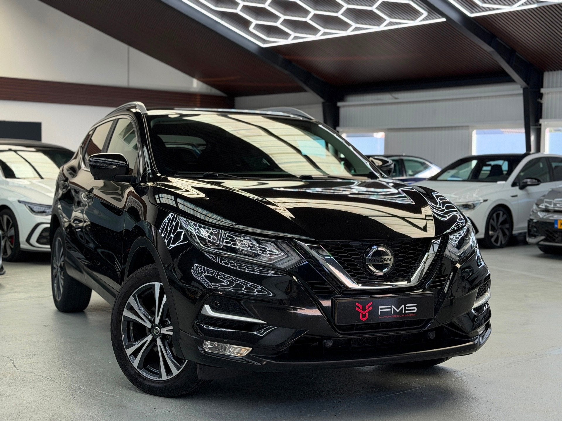 Nissan Qashqai 1.2 Tekna Bluetooth Panorama, Voorwielaandrijving, Stof, Gebruikt, 4 cilinders