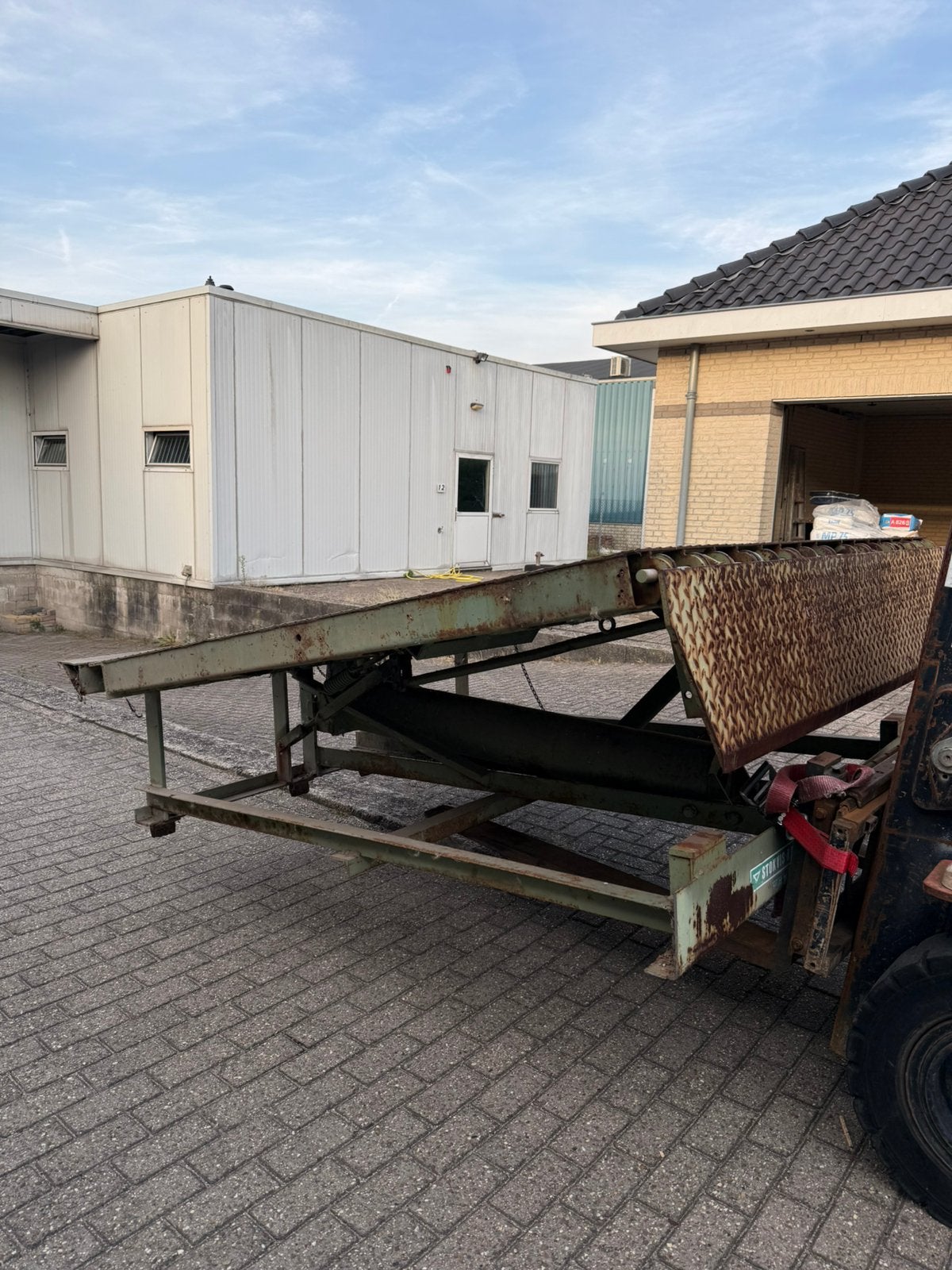 Vrachtwagen laaddock / oud ijzer, Ophalen, Gebruikt
