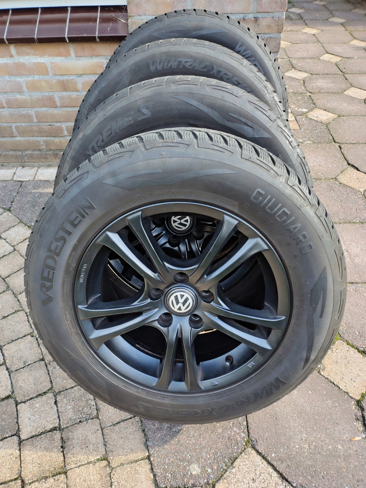 Set Winterbanden voor VW T roc/ Tiguan, Auto-onderdelen, Ophalen, 215 mm, 16 inch, Banden en Velgen