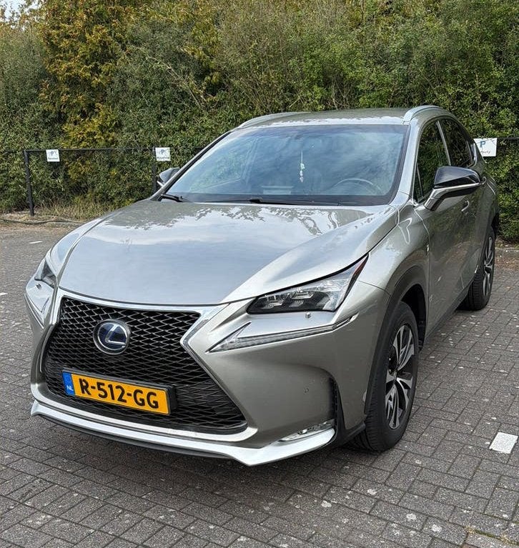 Lexus NX 300H Luxe F-sport versie, hybride 1e eigenaar, Auto's, Automaat, Zwart, 2494 cc, 1760 kg