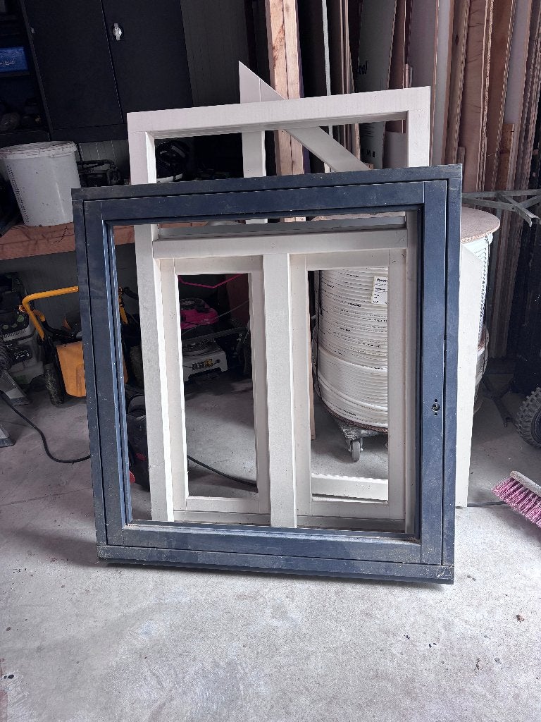 Nieuw mahoniehouten kozijn met draaikiepraam, Raamkozijn, Nieuw, 75 tot 150 cm, Hout