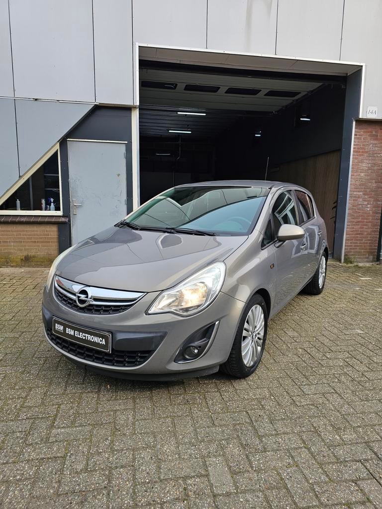 Opel Corsa 1.4  5D 2011 Camera/Carplay/Nette auto, Auto's, Opel, Voorwielaandrijving, 4 cilinders, Bruin, 100 pk
