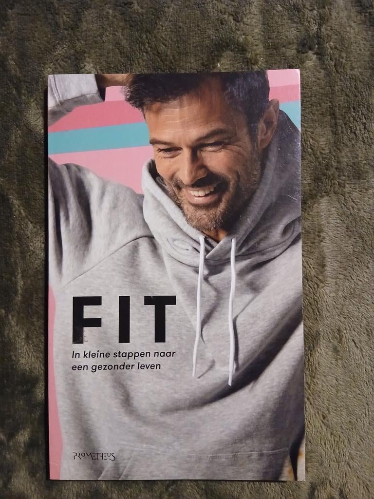 FIT: In kleine stappen naar een gezonder leven - Arie Boomsm, Ophalen of Verzenden, Zo goed als nieuw, Gezondheid en Conditie