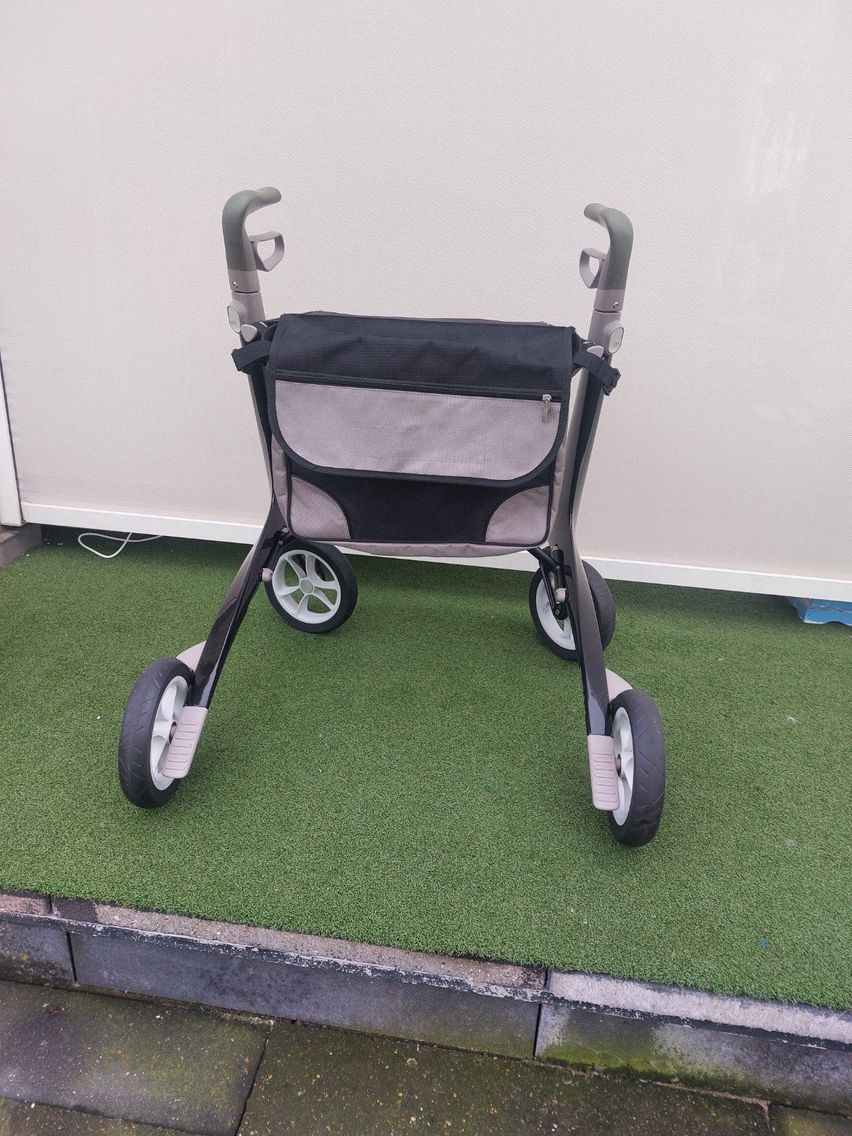 Acre  ook in crème  carbon rollator vanaf, Ophalen of Verzenden, Lichtgewicht