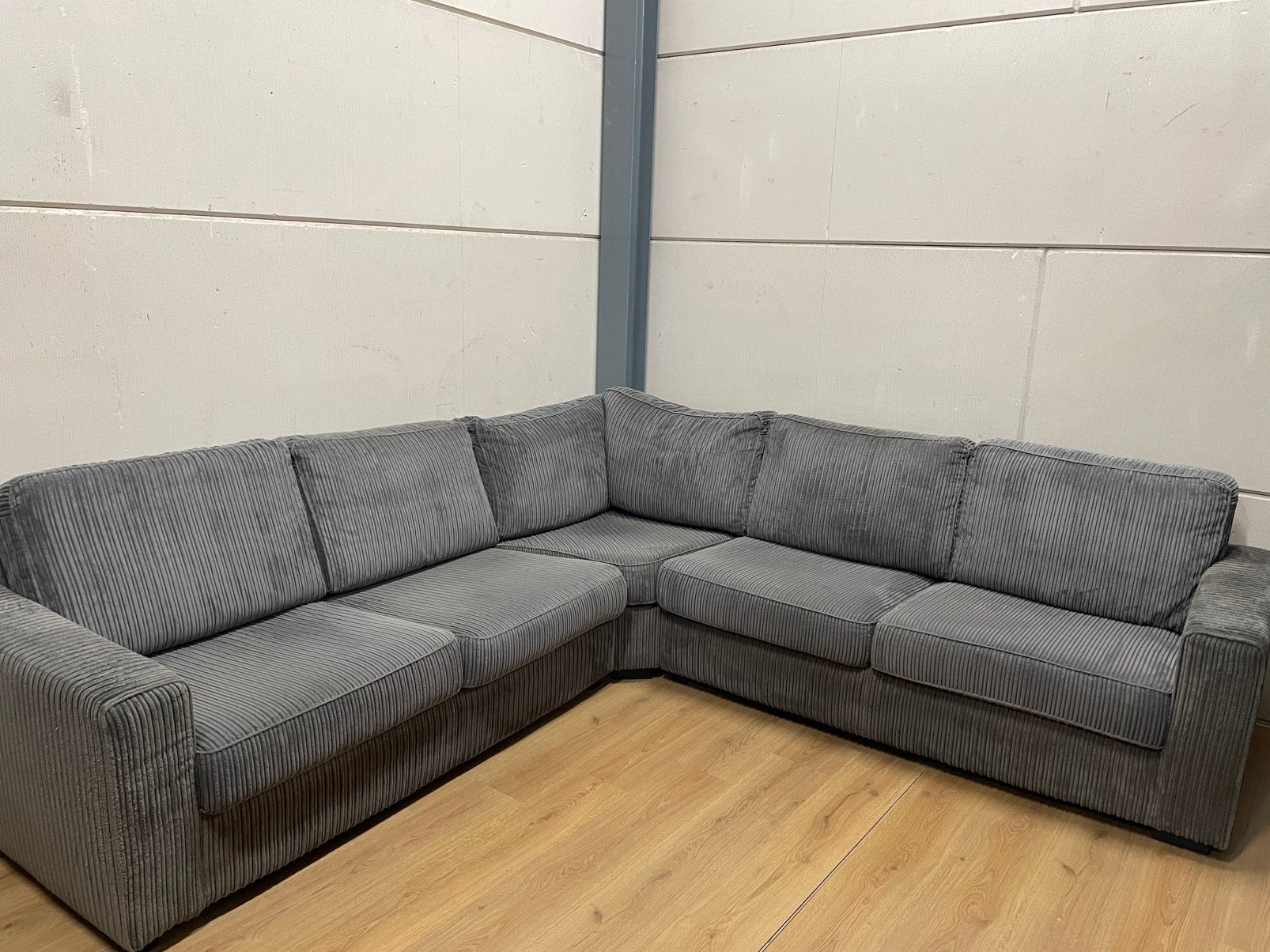 Mooie luxe grijze ribstof hoekbank - GEREINIGD!!!, Ophalen, 250 tot 300 cm, Luxe, Hoekbank