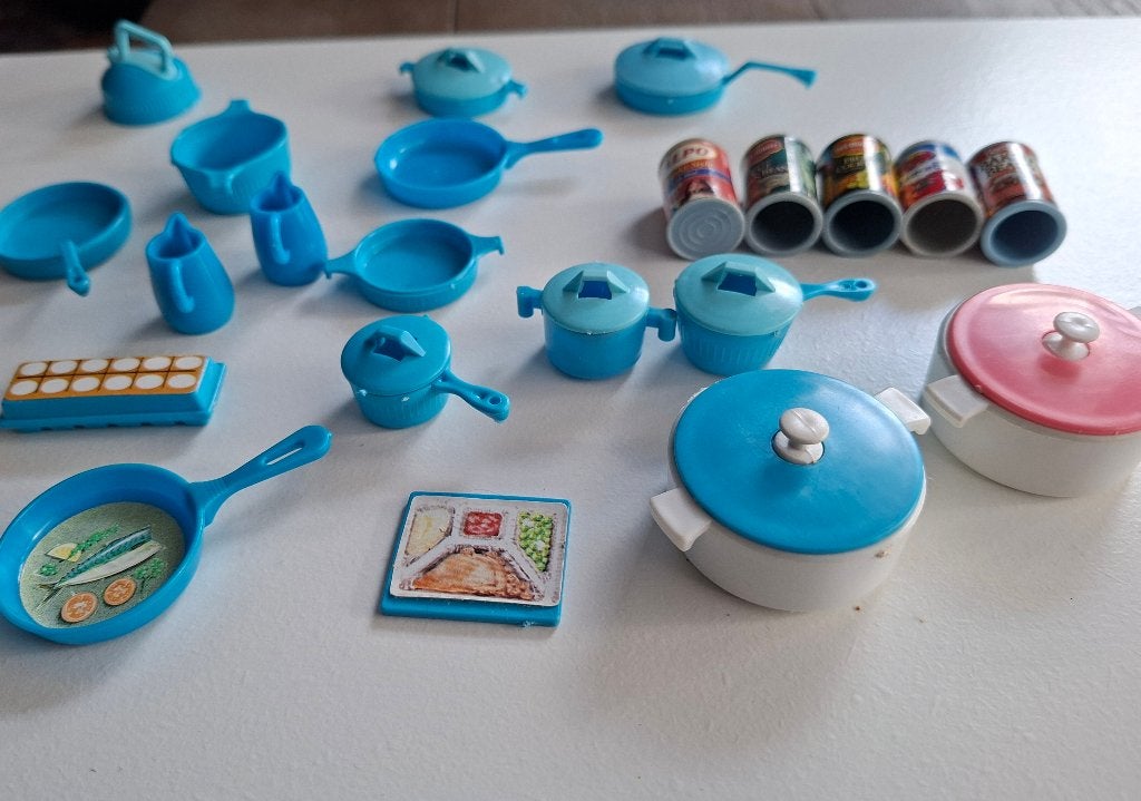 barbie keuken kookpannen/accessoires vintage blauw, Ophalen of Verzenden, Gebruikt, Barbie