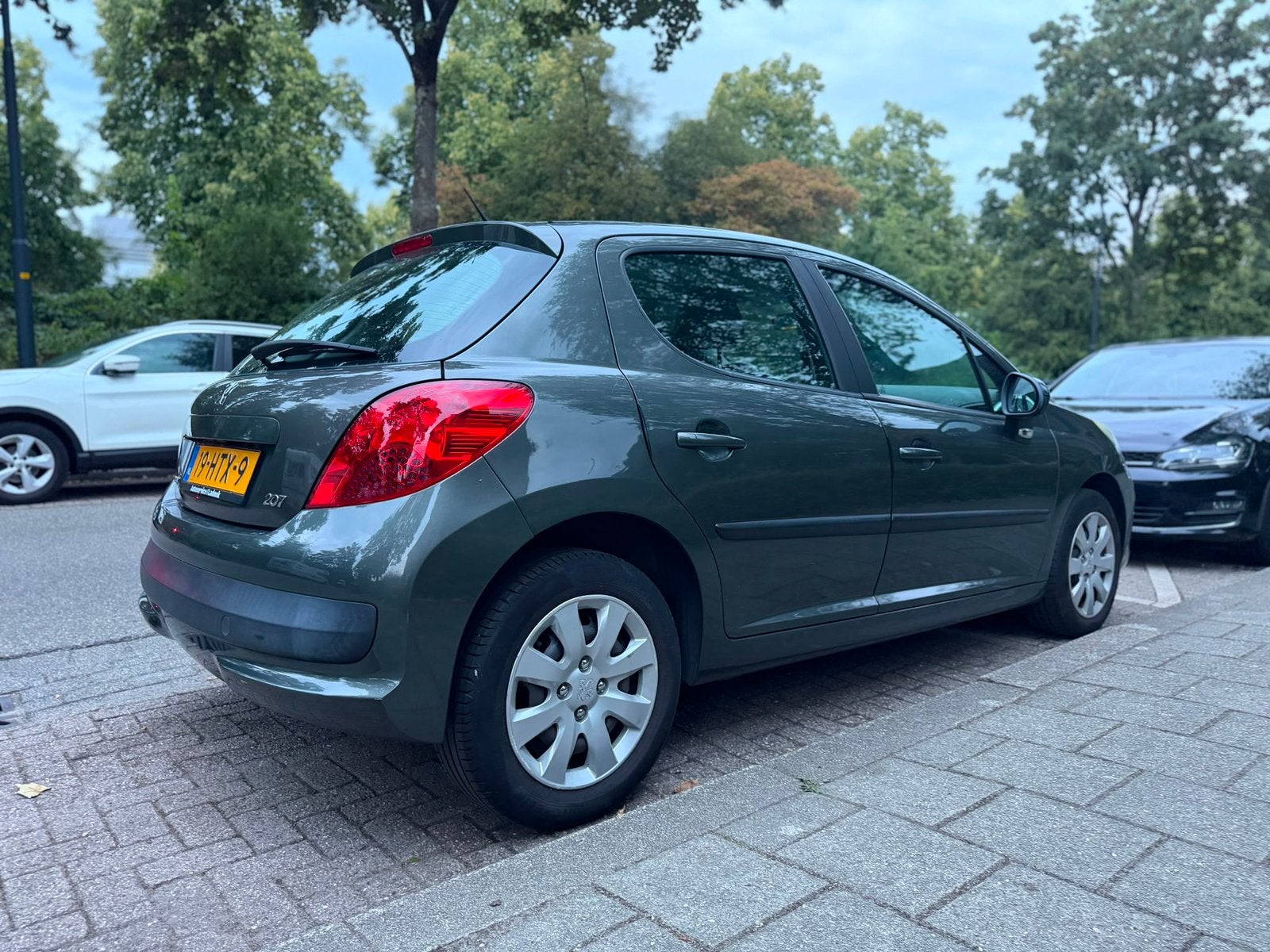 Peugeot 207 automaat, Auto's, 1360 cc, 4 cilinders, 1133 kg, 49 €/maand