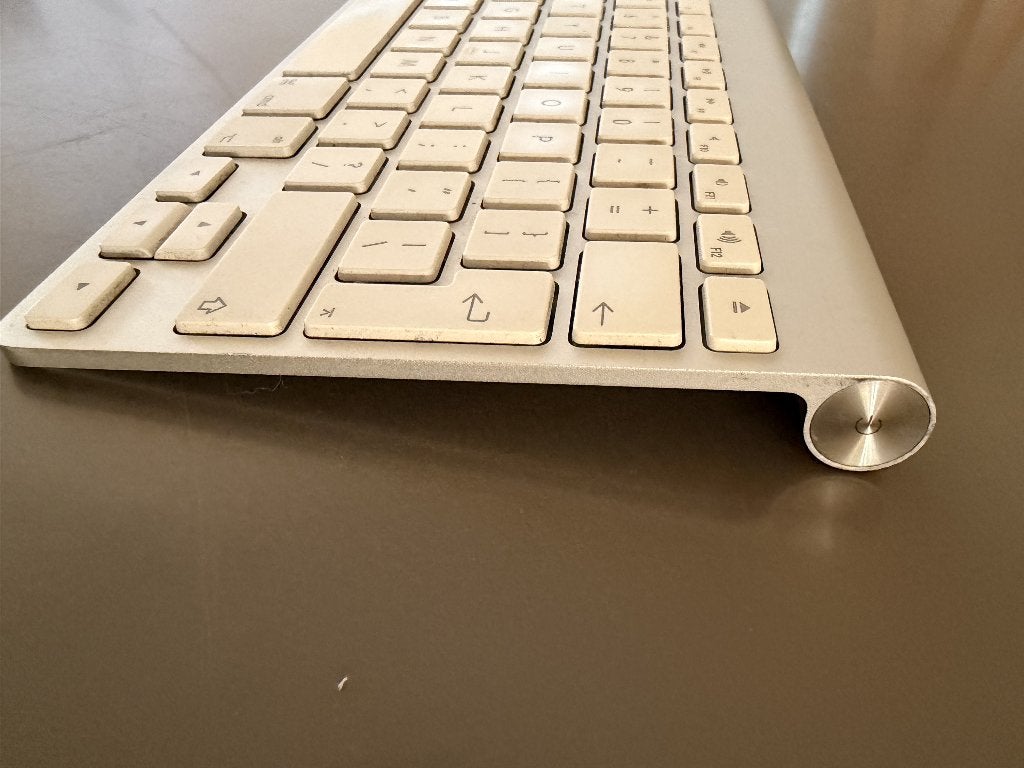 Apple Wireless Keyboard A1314 (op batterijen), Gebruikt, Ophalen of Verzenden, Draadloos, Qwerty