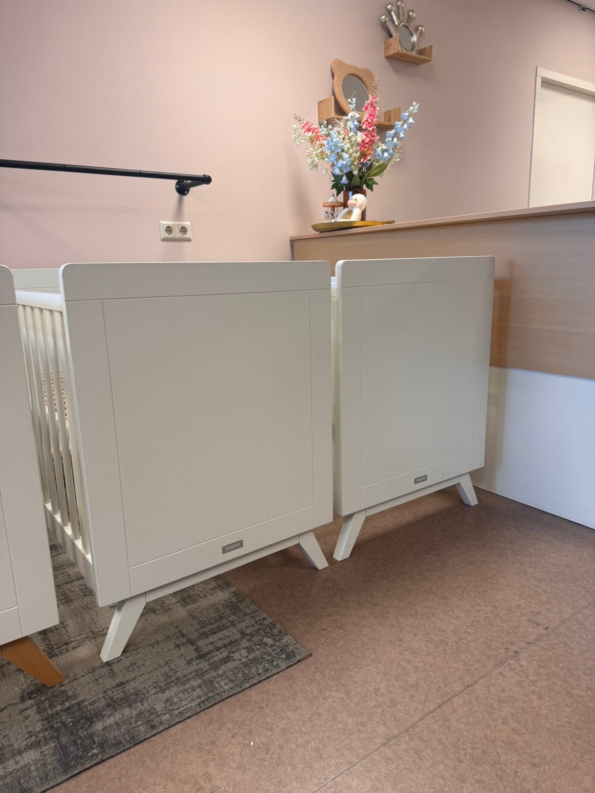 Bopita Anne tweeling ledikanten 60x120 cm Babykamer Outlet, Ophalen, Nieuw, Babykamer-Outlet, Ledikant