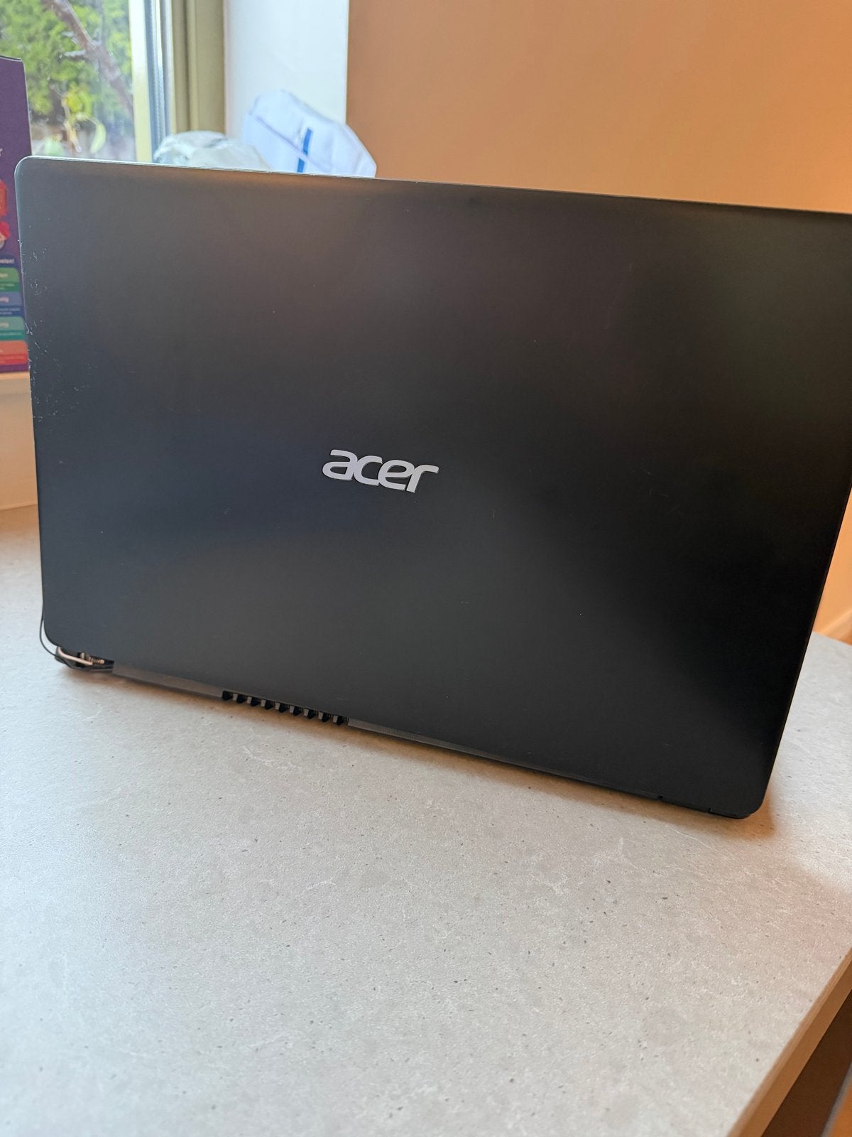 Acer Aspire 3 - Beeldschermrand en scharnier defect, Ophalen of Verzenden, Gebruikt, 17 inch of meer