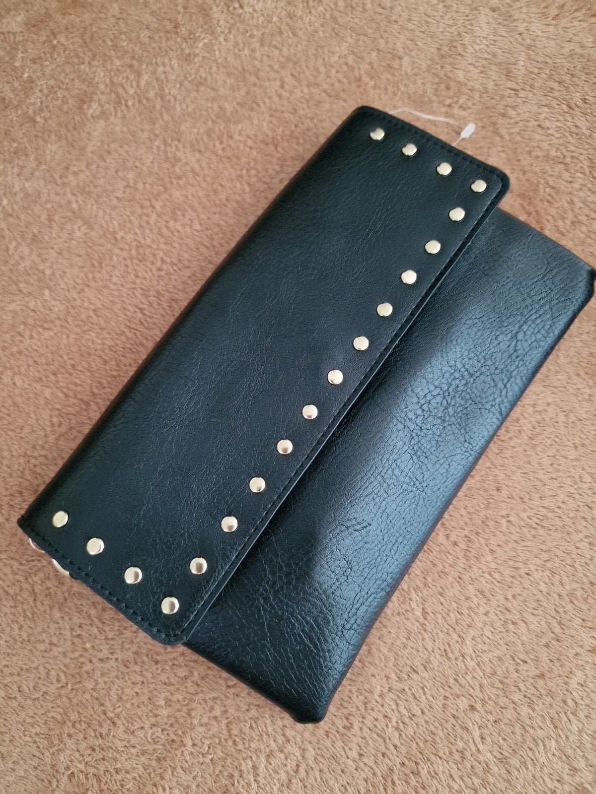 Zwarte clutch met studs - Ideaal voor avonden uit, Ophalen of Verzenden, Zo goed als nieuw, Zwart, Avondtasje