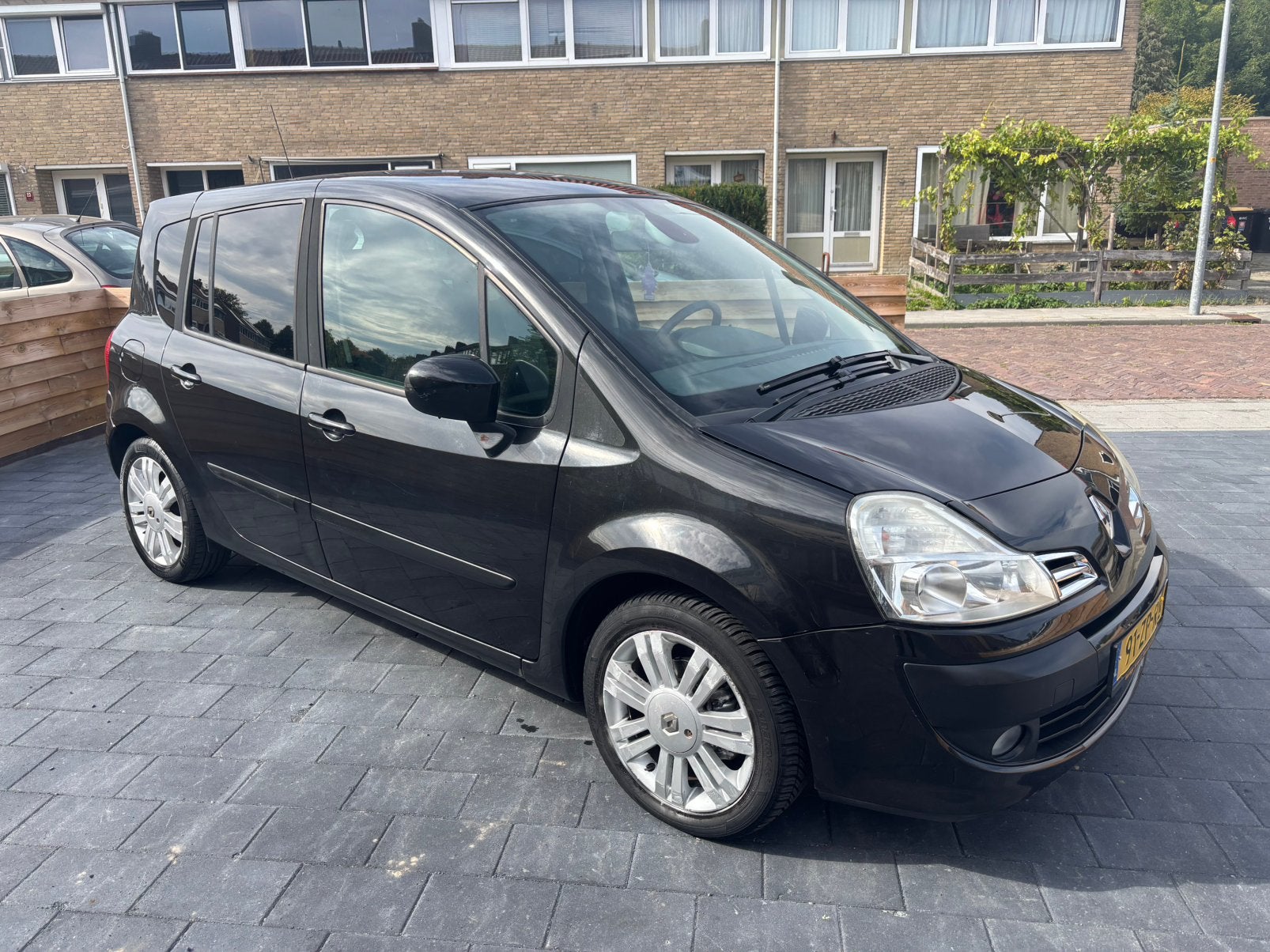 Renault Grand Modus 1.6 16V AUT 2008 Zwart, Stof, Zwart, 4 cilinders, 1210 kg