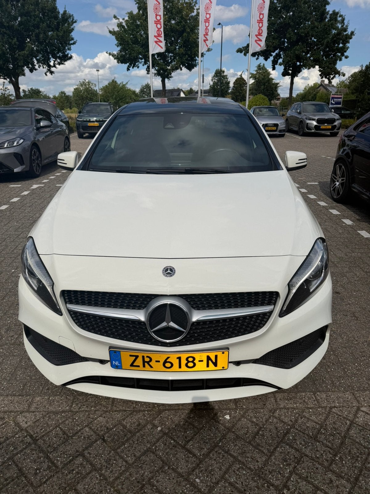 Mercedes-Benz A-Klasse A180 1.6 Blue EFF Aut7 2018 Wit, Auto's, Lichtsensor, 4 cilinders, 1595 cc, 1200 kg