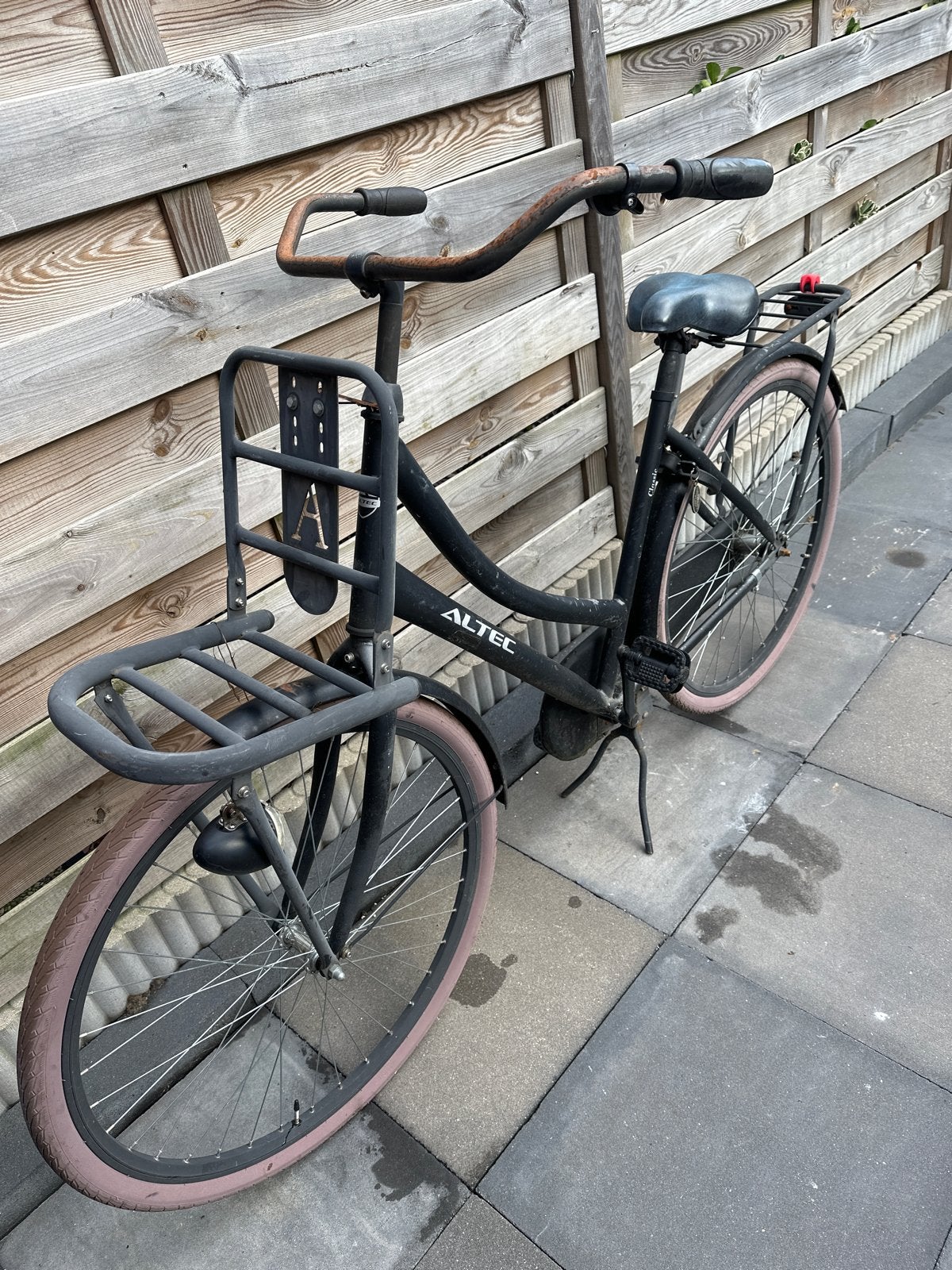 Altec Classic Damesfiets - Zwart met Roze Banden, Fietsen en Brommers, Overige merken, Terugtraprem, Ophalen of Verzenden, 53 tot 56 cm